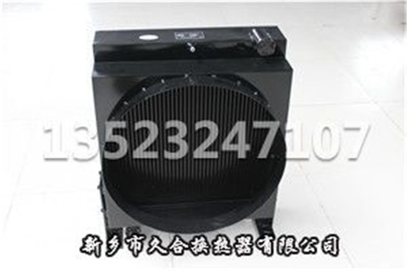 同步碎石封層車(chē)水箱散熱器